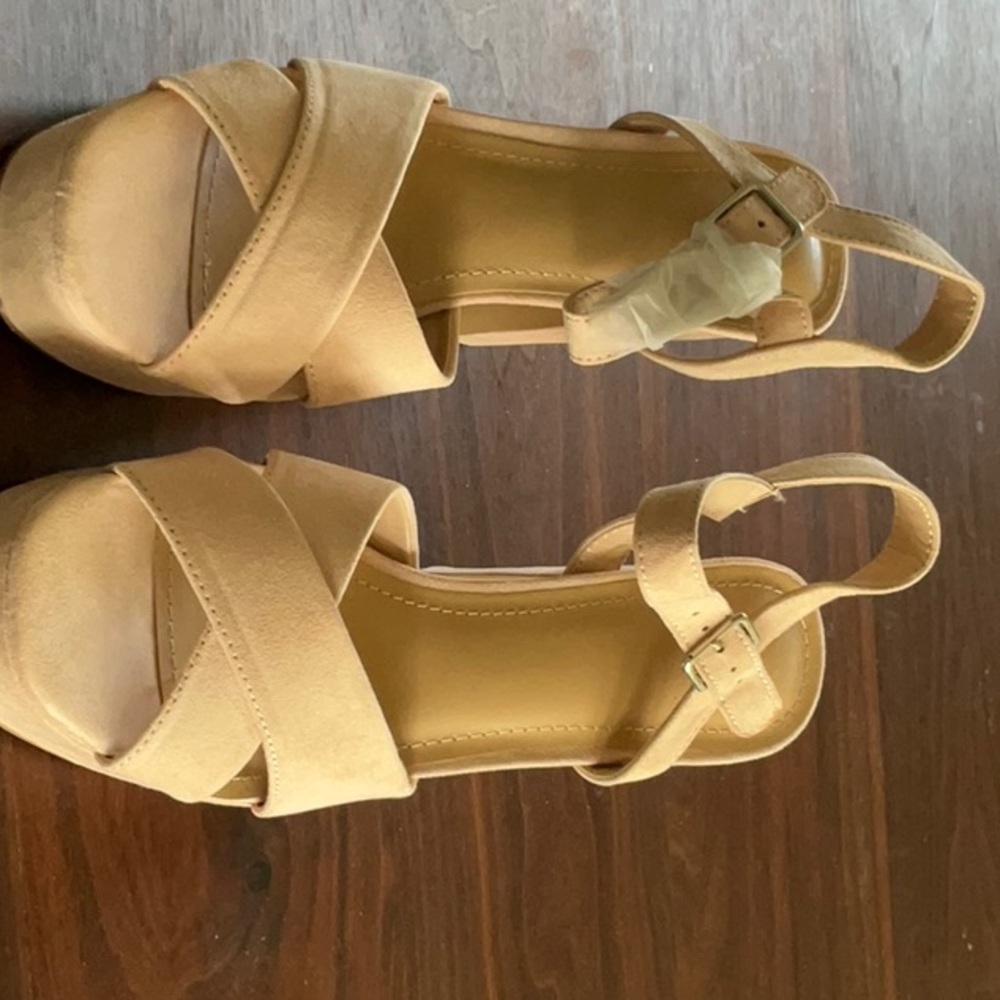 Chunky heel shoe